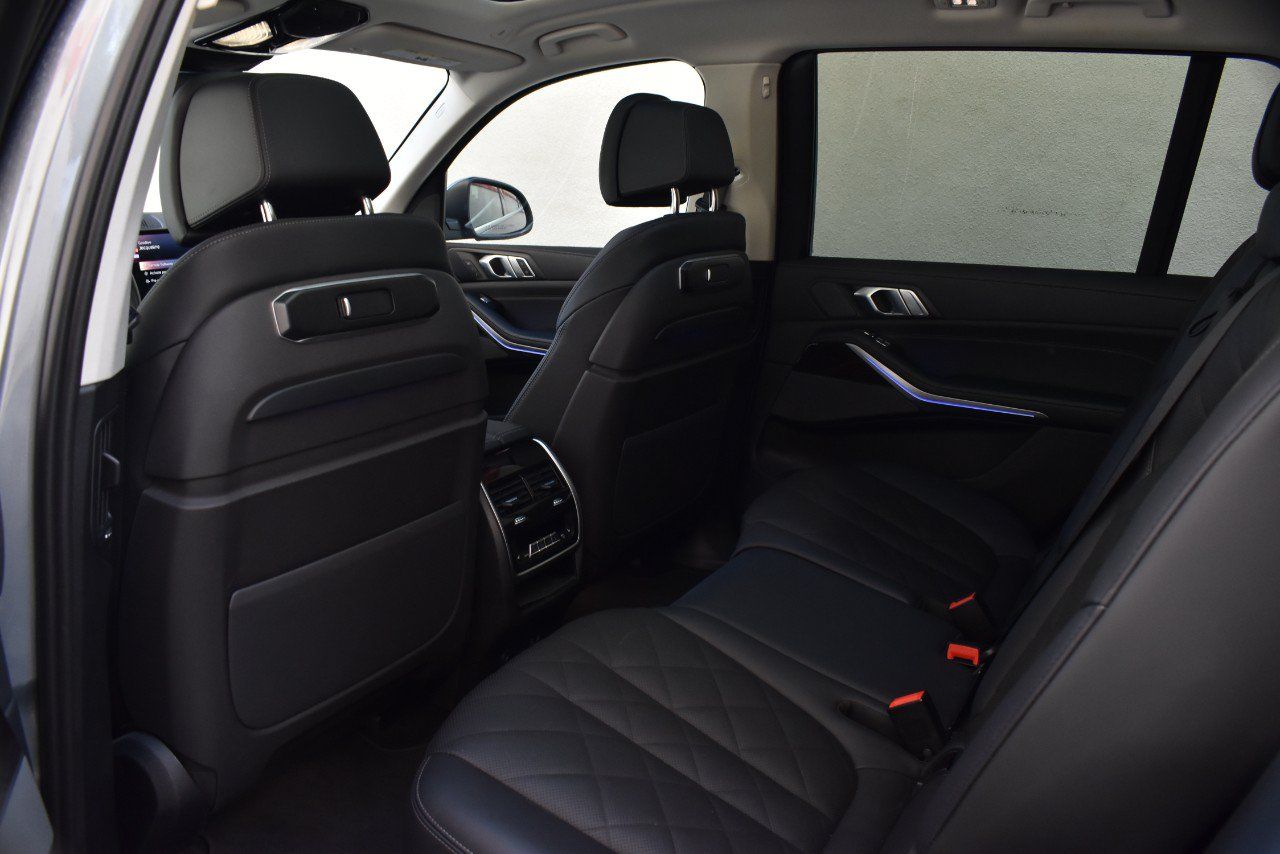 Used 2025 BMW X7 xDrive40i AWD/4WD image 18