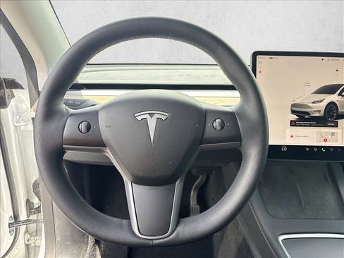 Used 2023 Tesla Model Y Long Range AWD/4WD image 15