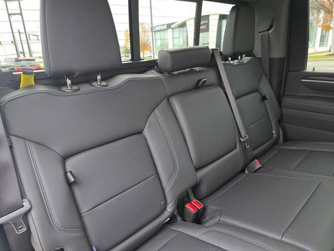 New 2025 GMC Sierra 2500 SLT w/ SLT Premium Package image 26