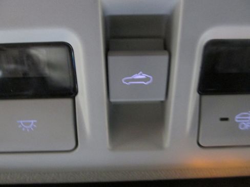 Used 2024 MAZDA MAZDA3 s image 38