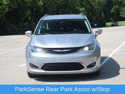 Used 2017 Chrysler Pacifica Touring-L FWD image 21