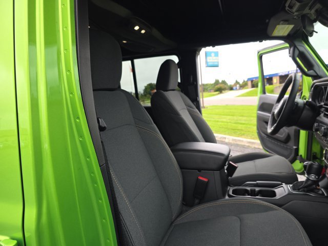 Used 2025 Jeep Wrangler Unlimited Sport AWD/4WD image 33