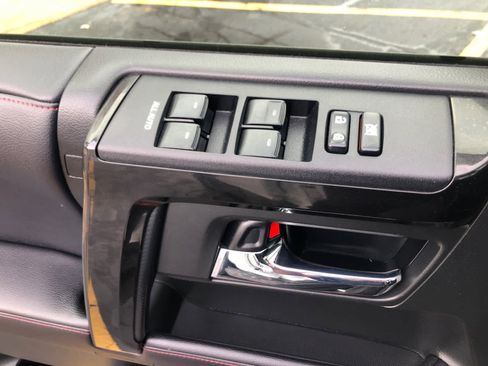 Used 2018 Toyota 4Runner TRD Off-Road Premium image 27