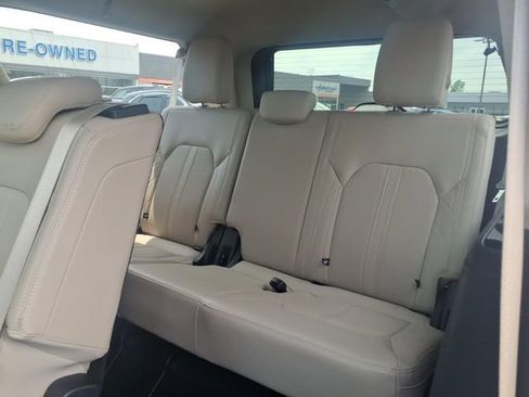 Certified 2022 Ford Expedition Max Platinum AWD/4WD image 10