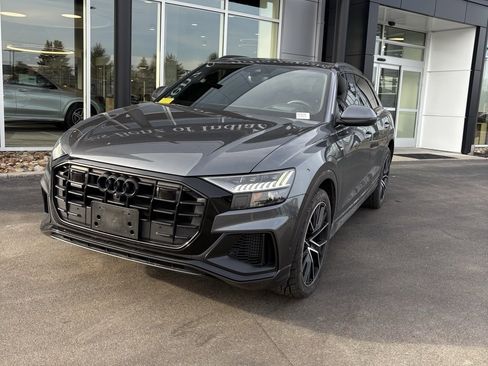 Used 2021 Audi Q8 Prestige w/ Prestige Package image 3
