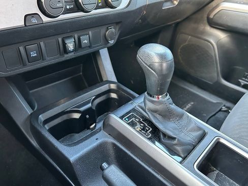 Used 2021 Toyota Tacoma SR5 RWD image 27