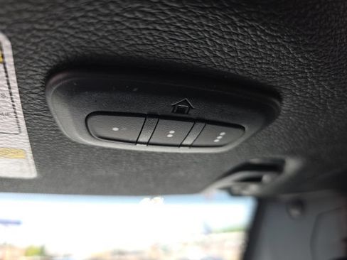 Used 2022 Jeep Wrangler Unlimited Sahara w/ Cold Weather Group AWD/4WD image 31