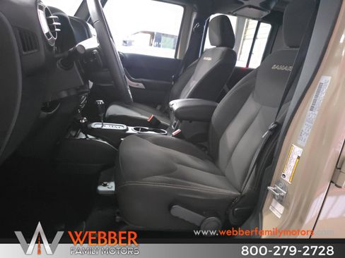 Used 2017 Jeep Wrangler Unlimited Sahara w/ Trailer Tow Group AWD/4WD image 11