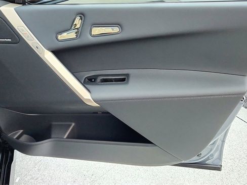 Used 2025 BMW iX xDrive50 w/ Premium Package image 26