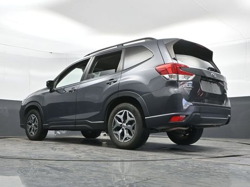 Used 2020 Subaru Forester Premium image 30