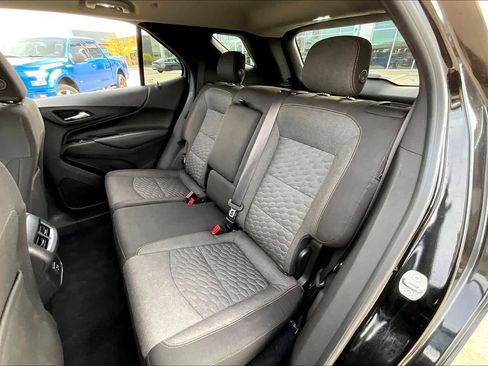 Used 2020 Chevrolet Equinox LT w/ Driver Convenience Package image 18