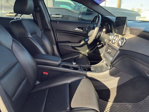 Used 2019 Mercedes-Benz GLA 250 4MATIC image 16