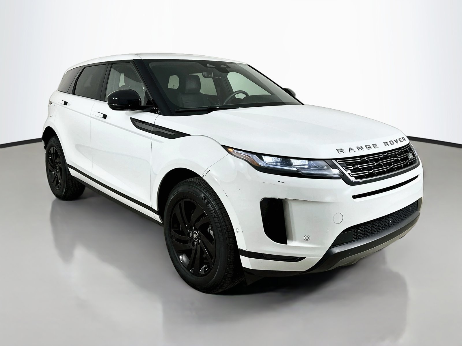 Used 2026 Land Rover Range Rover Evoque S AWD/4WD image 3