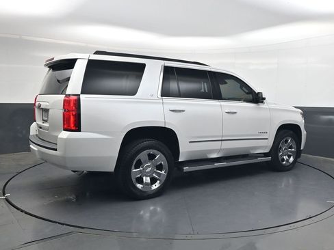 Used 2018 Chevrolet Tahoe LT w/ LT Signature Package AWD/4WD image 4