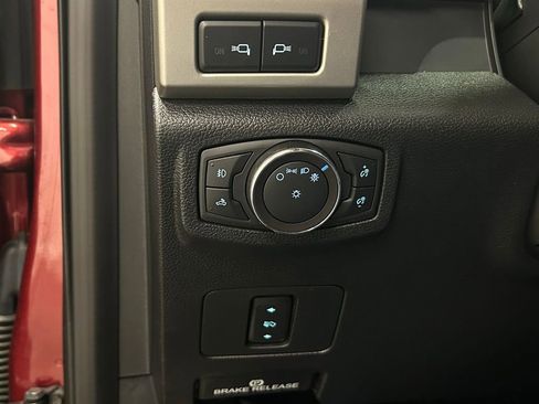 Used 2019 Ford F250 Lariat w/ Chrome Package image 26