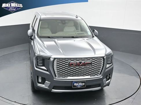 Used 2022 GMC Yukon XL Denali image 10