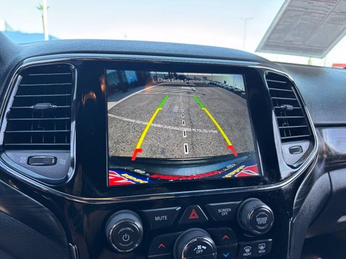 Used 2019 Jeep Grand Cherokee Altitude AWD/4WD image 24