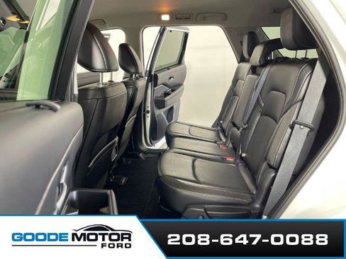 Used 2022 Nissan Pathfinder SL w/ Cargo Package AWD/4WD image 19