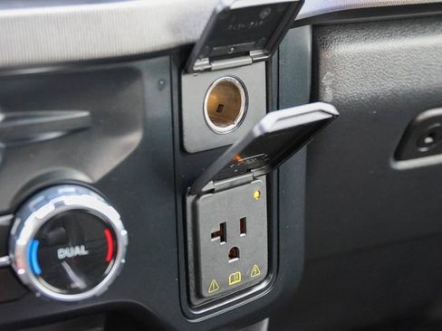 Used 2023 Ford F250 Platinum w/ Tremor Off-Road Package image 28