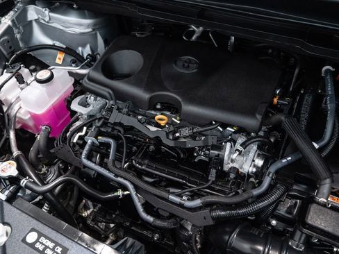 Used 2025 Toyota Sienna XLE image 13