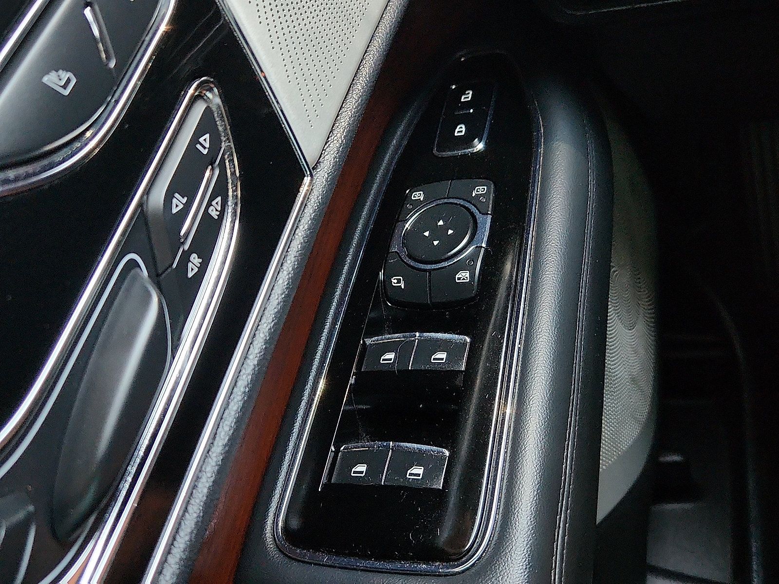 Used 2023 Lincoln Navigator L Reserve AWD/4WD image 17