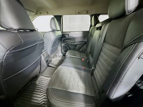 Used 2024 Mitsubishi Outlander SE AWD/4WD image 27