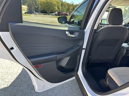 Used 2021 Ford Escape SE w/ Convenience Package image 19