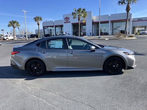 New 2026 Toyota Camry SE image 6