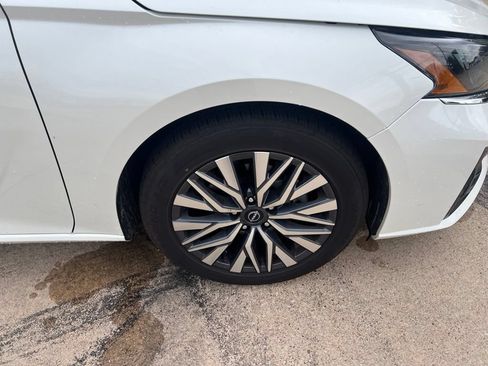 Used 2023 Nissan Altima 2.5 SV FWD image 21