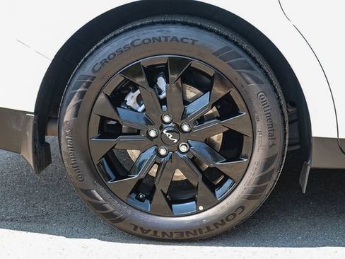 Used 2024 Kia Carnival SX FWD image 12