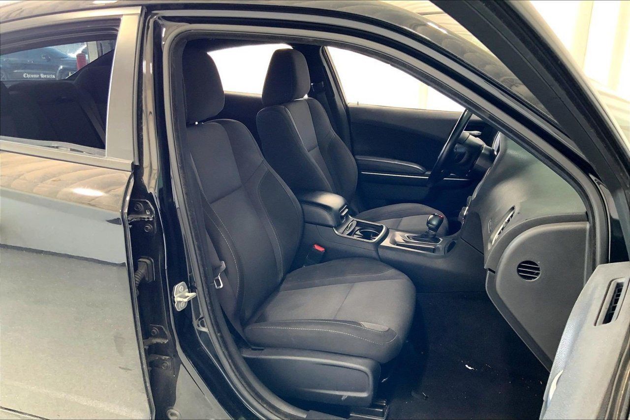 Used 2022 Dodge Charger SXT RWD image 14