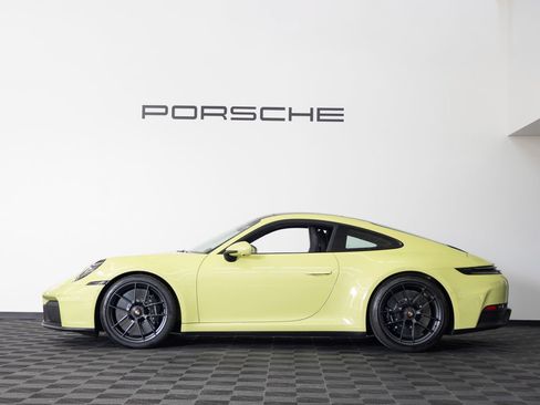 Certified 2025 Porsche 911 Carrera GTS RWD image 2