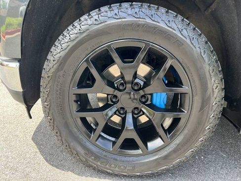 Used 2022 Chevrolet Silverado 1500 LT AWD/4WD image 14