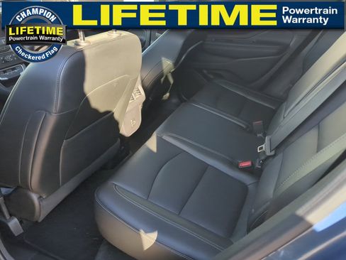 Used 2024 GMC Terrain SLT image 7