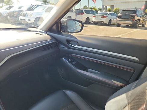 Certified 2023 Nissan Altima 2.5 SR image 19