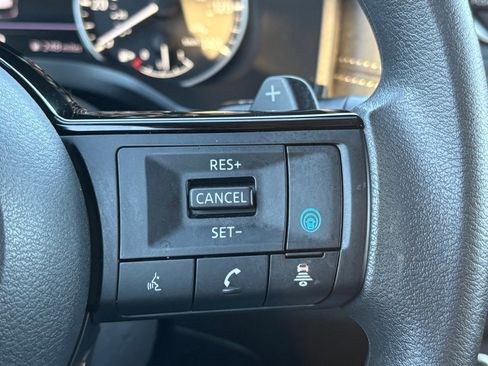 Certified 2023 Nissan Rogue SV image 17