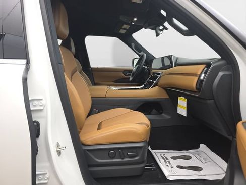 New 2026 Nissan Armada SL w/ Captain's Chari Seat Package AWD/4WD image 34