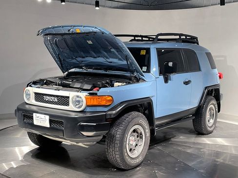Used 2014 Toyota FJ Cruiser 4WD image 24