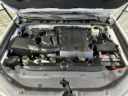 Used 2016 Toyota 4Runner SR5 Premium AWD/4WD image 38