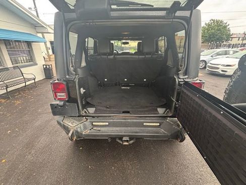 Used 2015 Jeep Wrangler Unlimited Sport image 17