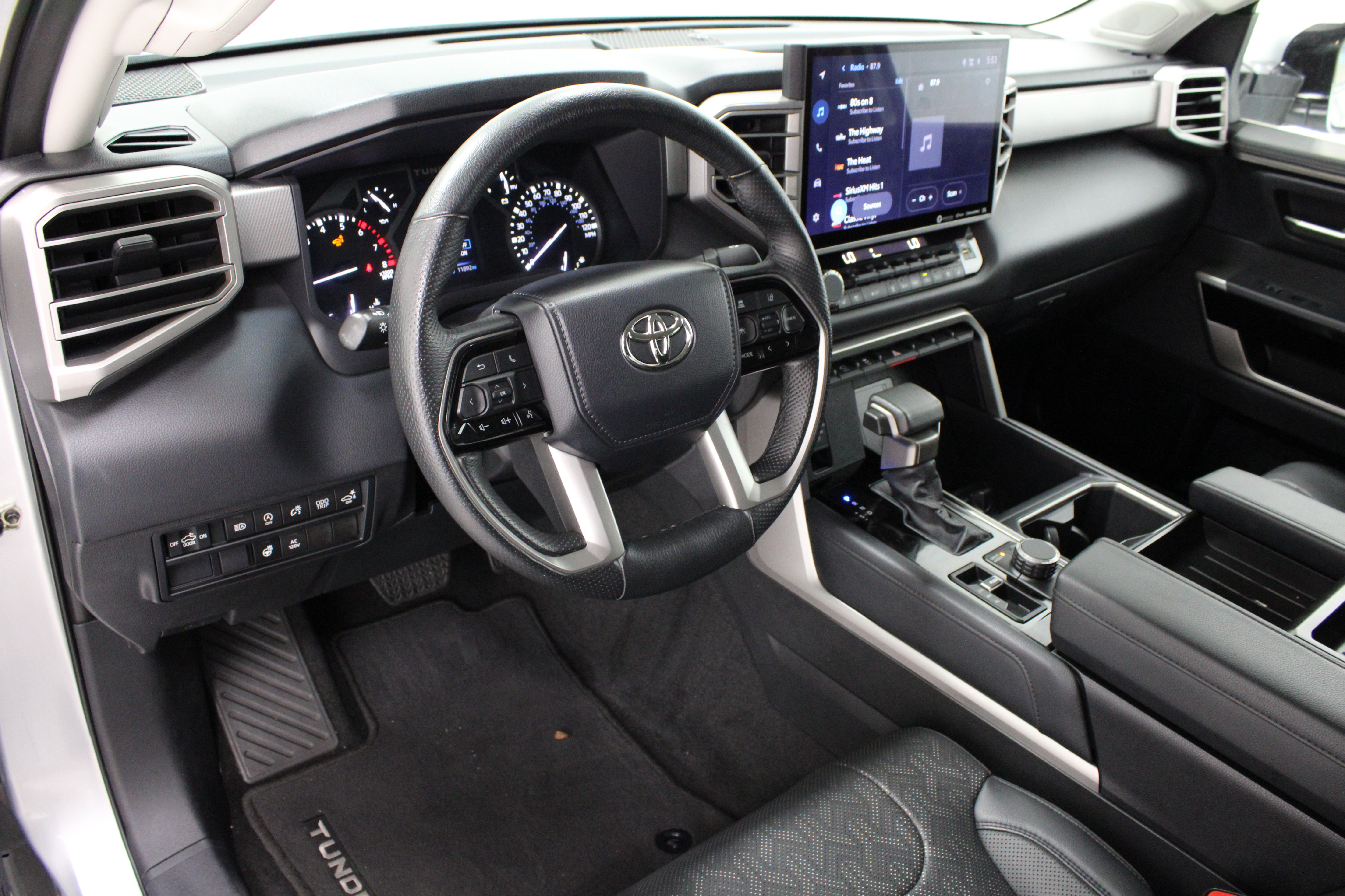Used 2022 Toyota Tundra Limited AWD/4WD image 14