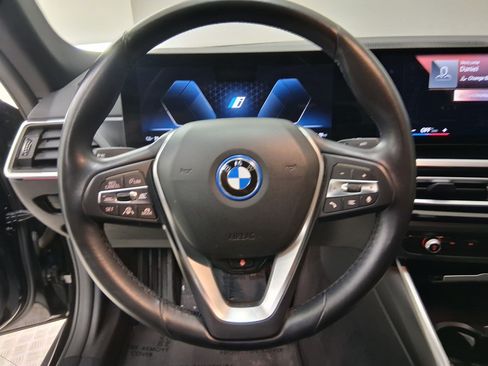 Used 2023 BMW i4 eDrive35 RWD image 11