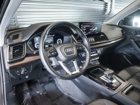 Used 2022 Audi Q5 Premium Plus image 14