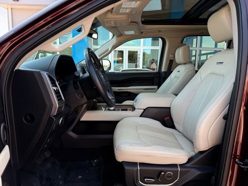 Used 2020 Ford Expedition Platinum image 17