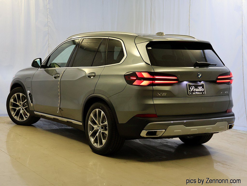 Used 2026 BMW X5 xDrive50e AWD/4WD image 9