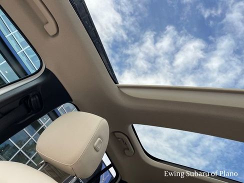 Used 2023 Mercedes-Benz GLB 250 w/ Premium Package image 30