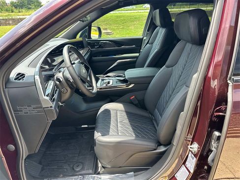 New 2026 Cadillac Escalade IQ Luxury 1 w/ LPO, Floor Liner Package image 15