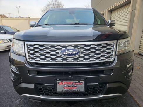 Used 2016 Ford Explorer Platinum image 2