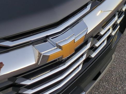 Used 2025 Chevrolet Equinox LT FWD image 30