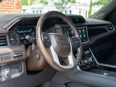 Used 2021 GMC Yukon Denali AWD/4WD image 23